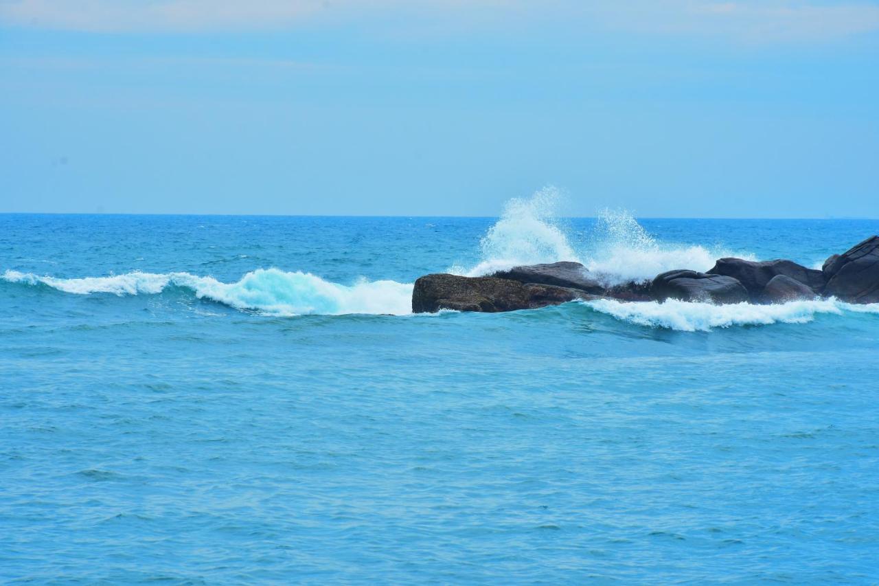 Anb Surf View Hotel แทนกาลเล ภายนอก รูปภาพ